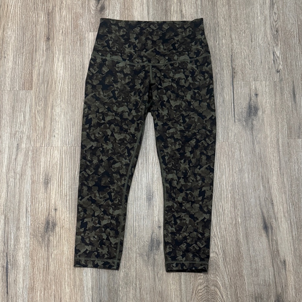 Lululemon Wunder Under Camo Cropped Leggings